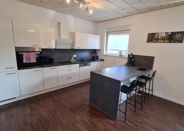 Grosszuegiger Wohntraum Mit 4 Schlafzimmern Nur 8 Gehminuten Vom Europa-park *